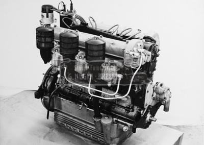 motore dell'auto da corsa Alfa Romeo 2500 SS 