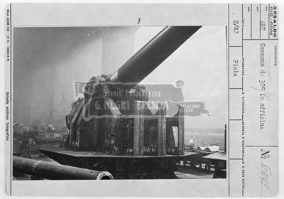 Ansaldo cannone da 305 mm in allestimento nella fabbrica